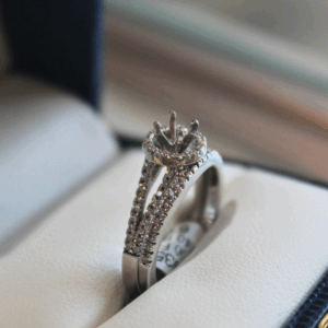 Diamond Halo Semi-Mount Bridal Set