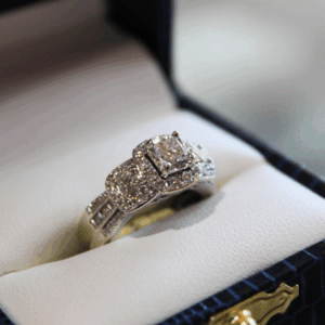 White Gold Ring - 4587