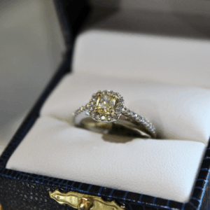 White Gold Ring - 4183