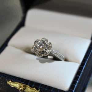 White Gold Ring - 4557