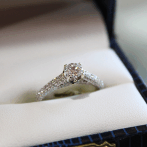 White Gold Ring - 2587