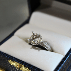 White Gold Ring - 7941